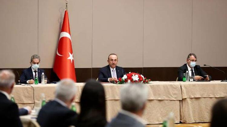 Bakan Çavuşoğlu, Sırbistan’da Türk iş insanlarıyla bir araya geldi