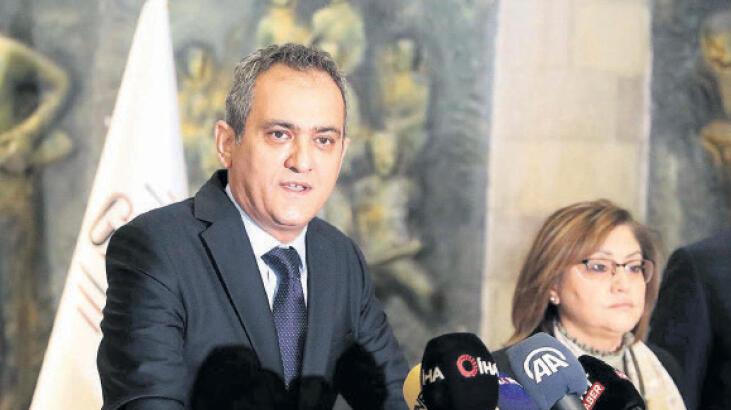 Bakan Özer: Yönetmeliği görüşe açtık