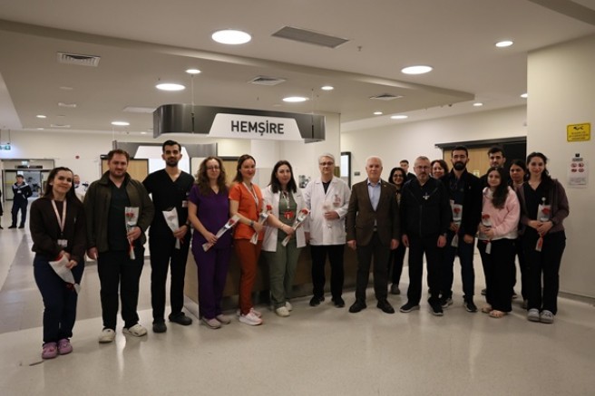 Başkan Bozbey'den sağlık çalışanlarına ziyaret