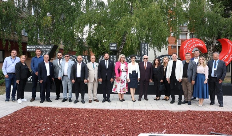 Başkan Şadi Özdemir Zavidovići’nin Şehir Günü törenlerine katıldı
