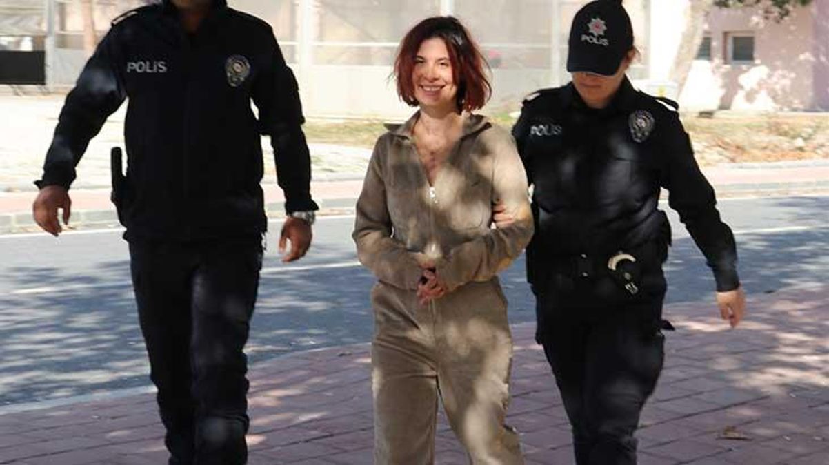 Belediye çalışanı arkadaşına asitle saldıran kadının, 