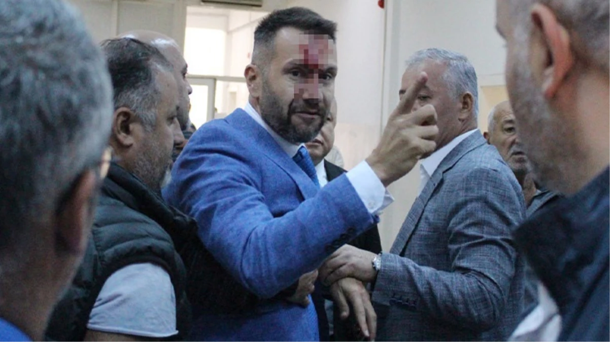 Belediye meclisi toplantısında kan döküldü! MHP'li üye, CHP'li üyenin kafa atıp burnunu kırdı