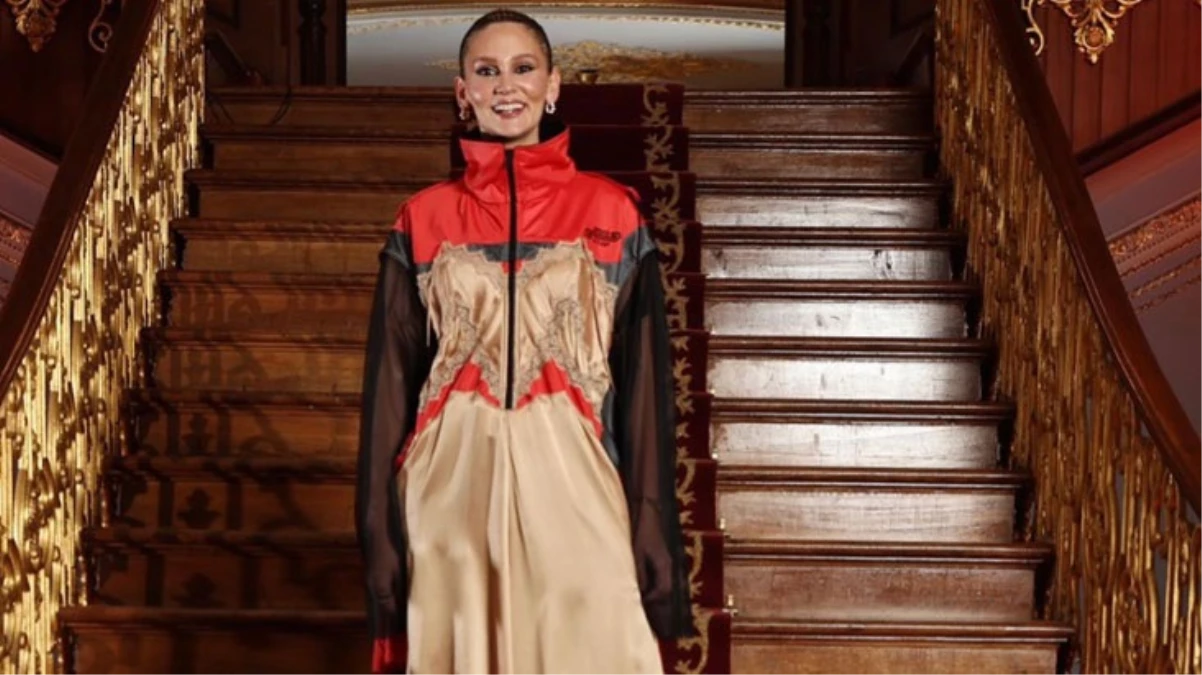 Bergen filminin başrolü Farah Zeynep Abdullah, gala kıyafetiyle alay konusu oldu