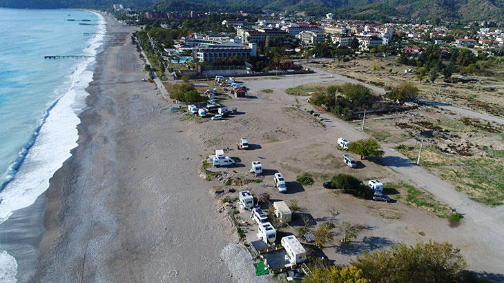 Beş yıldızlı otellerin yanı başında izole yaşam