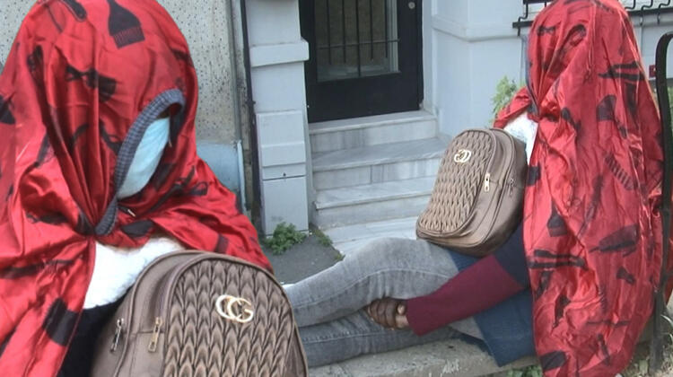 5 gündür oturduğu duvardan kalkmadı