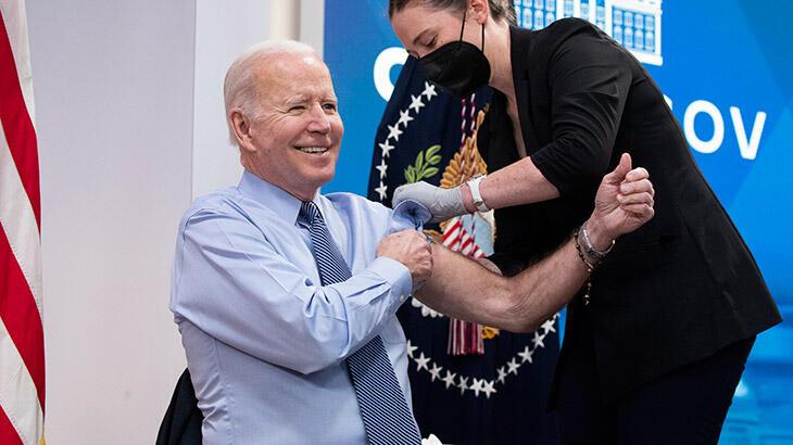 Biden canlı yayında 4. doz koronavirüs aşısını oldu