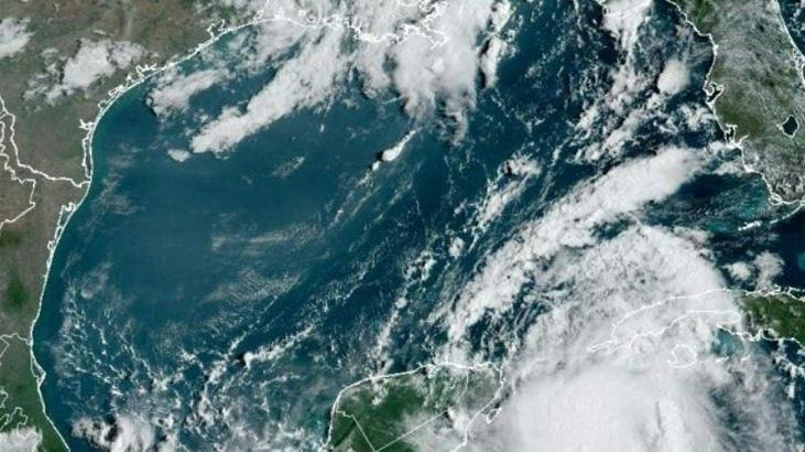 Binlerce kişi tahliye edildi! Uyarı üstüne uyarı: Küba'da alarm