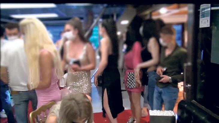 Boğaz’da ‘tekne bar’ dönemi