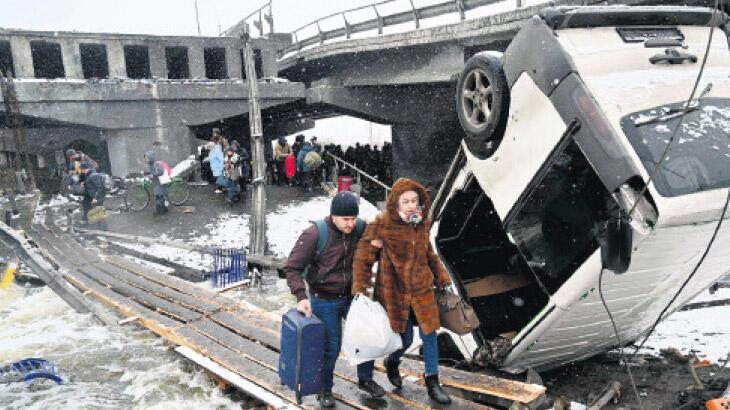 Bombardıman altında tahliye!