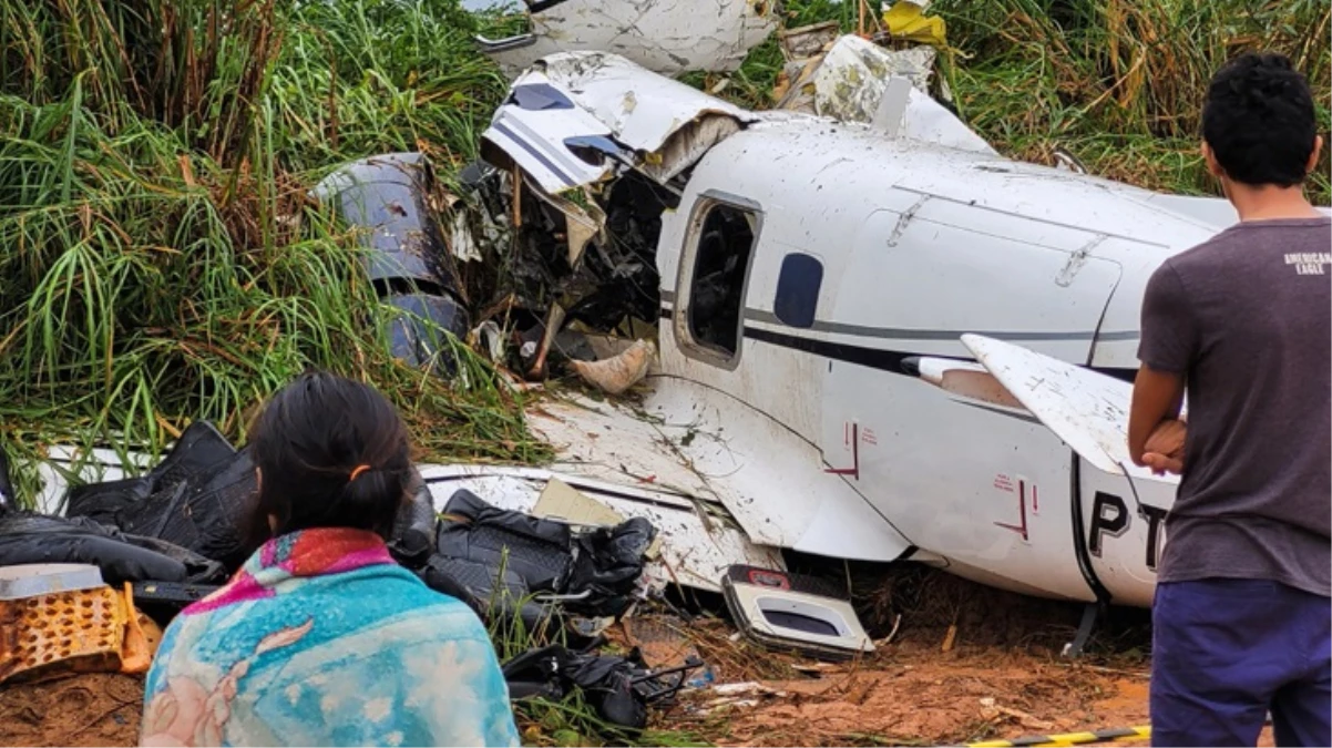 Brezilya'da uçak kazası! 2'si mürettebat 14 kişi hayatını kaybetti