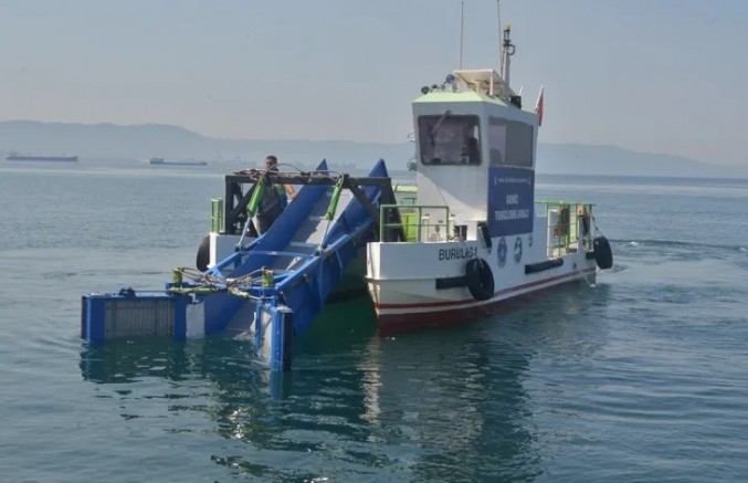 Bursa Büyükşehir’den deniz temizliği