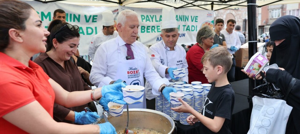 Bursa’da aşure geleneği: 19 noktada dağıtıldı