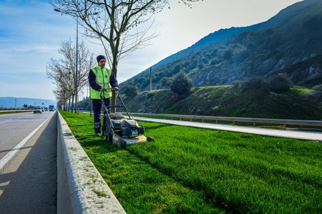 Bursa'da cadde ve bulvarlara estetik dokunuş
