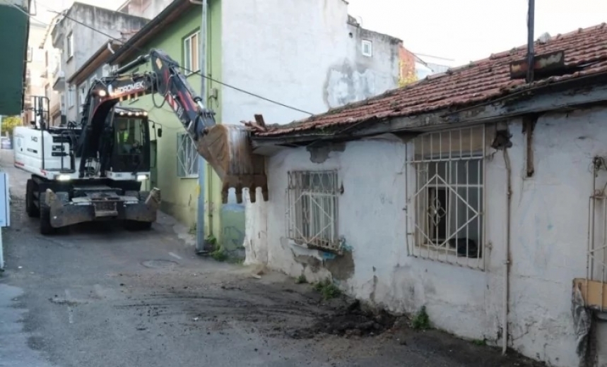 Bursa'da metruk yapılara yer yok!