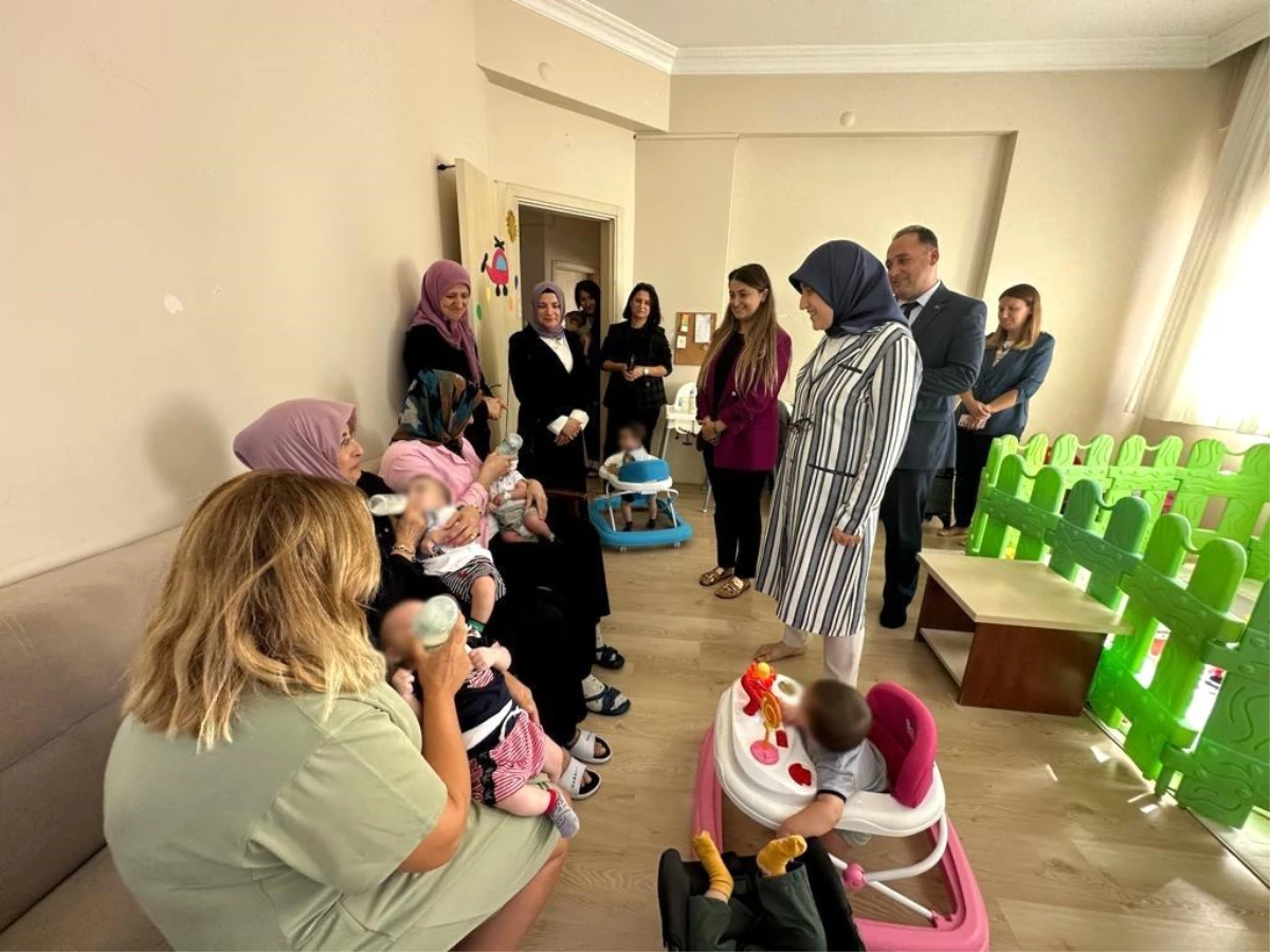 Bursa Valisi Mahmut Demirtaş'ın eşi Beyhan Demirtaş, Sırameşeler Çocuk Evlerindeki çocukları ziyaret etti