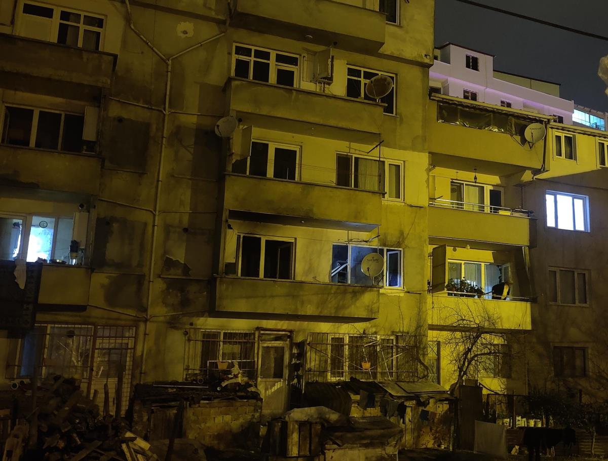 Bursa'da bir evde yaşanan patlama maddi hasara yol açtı