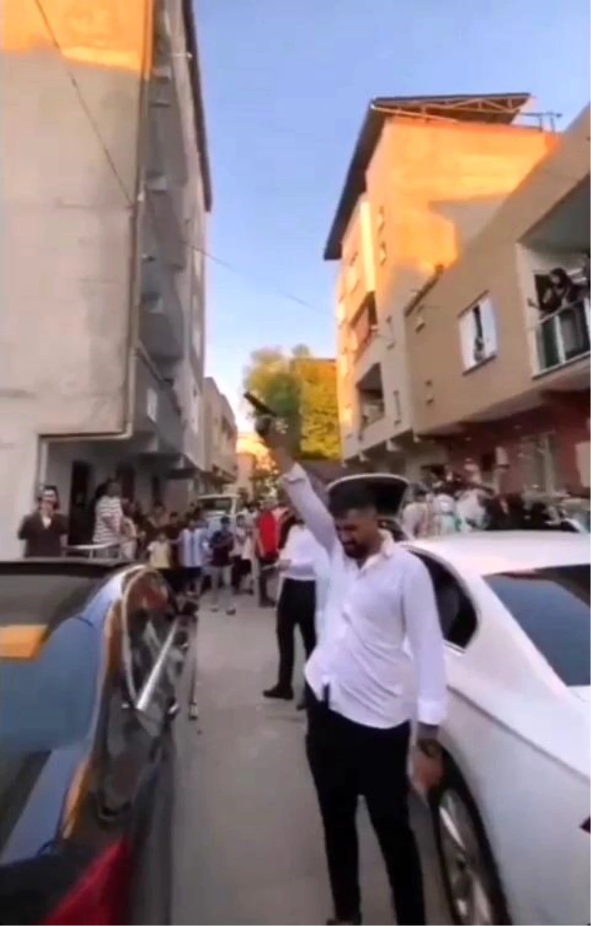 Bursa'da düğün konvoyunda silahla havaya ateş açıldı