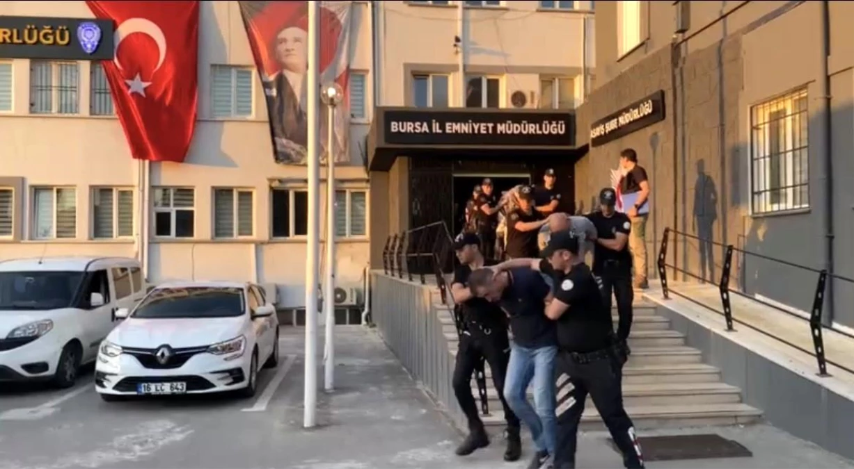 Bursa'da Eğlence Mekanında Silahlı Çatışma: 1 Ölü, 3 Yaralı