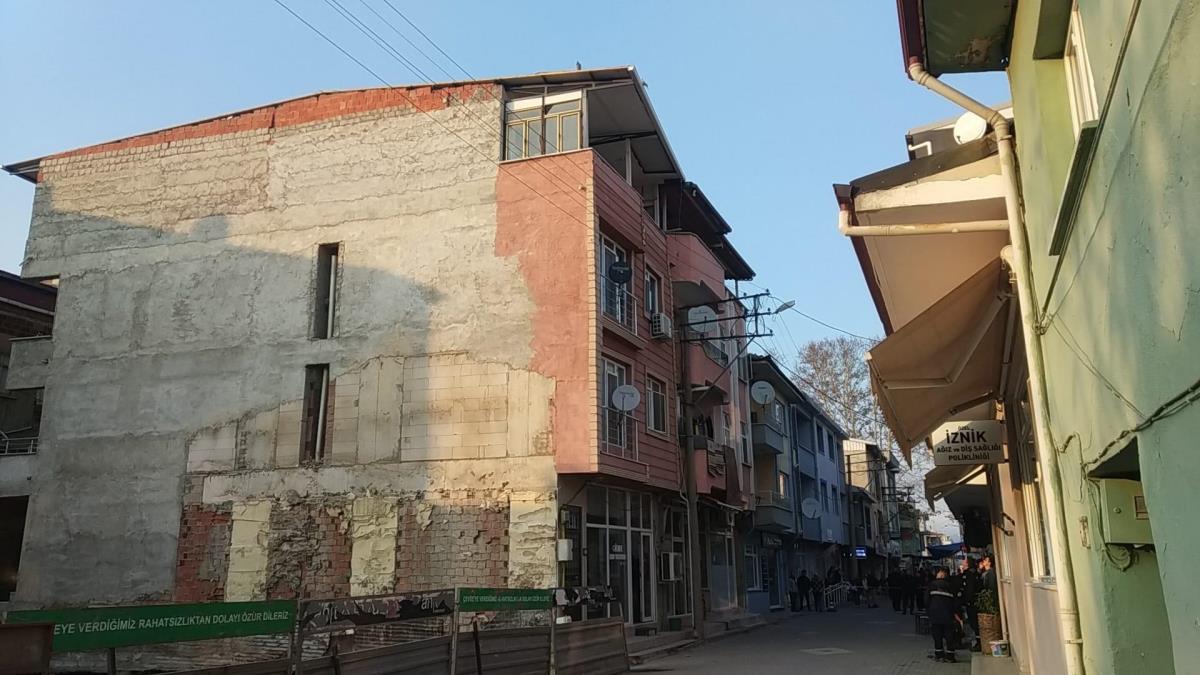 Bursa'da inşaat kazı alanının yanındaki 4 katlı bina tahliye edildi