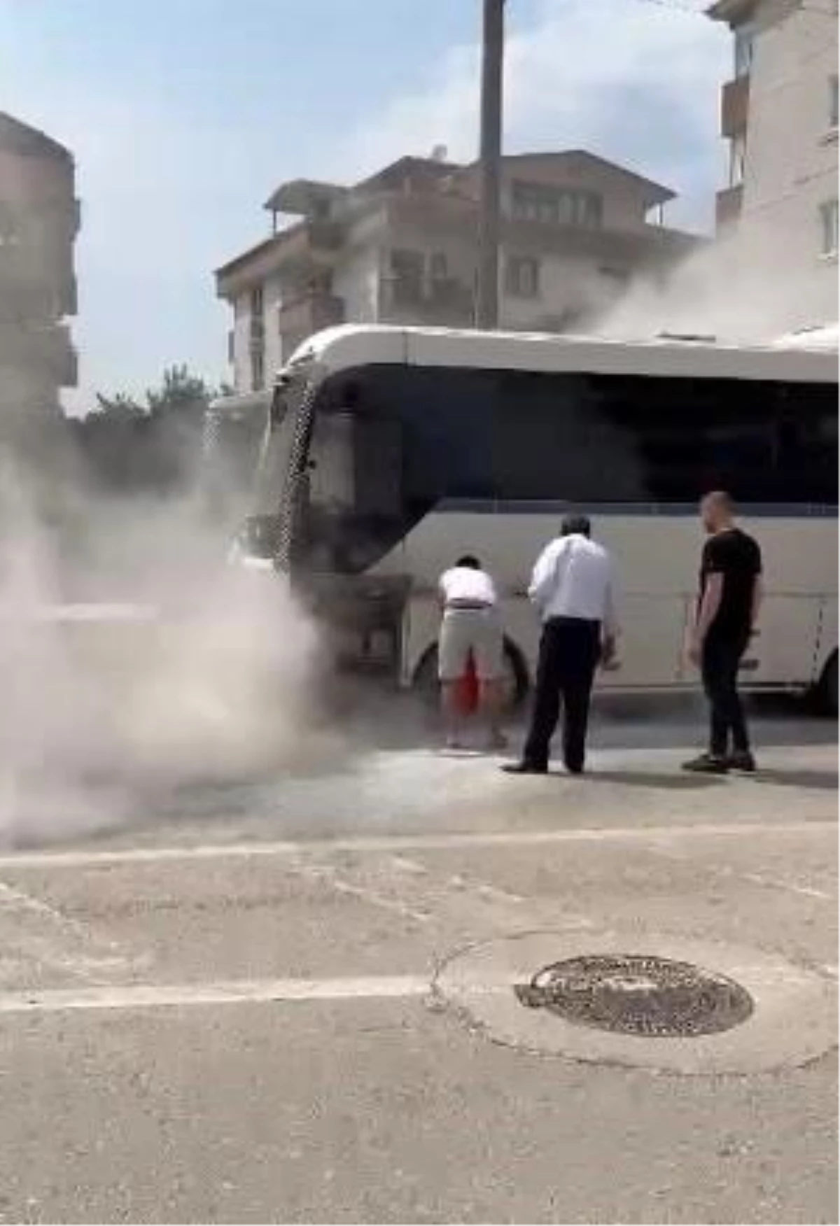 Bursa'da İşçi Dolu Servis Midibüsü Alev Aldı