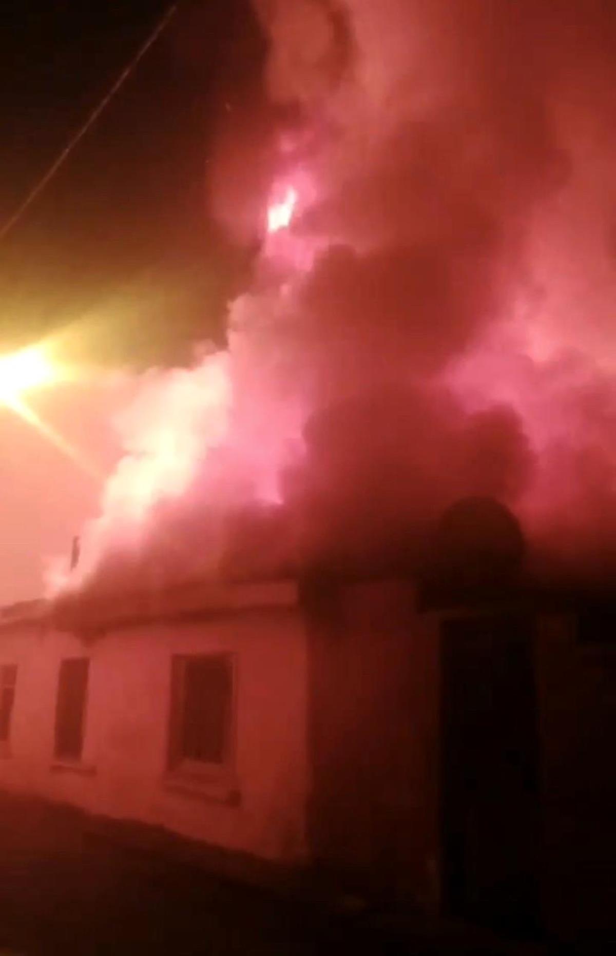 Bursa'da müstakil ev alev alev yandı