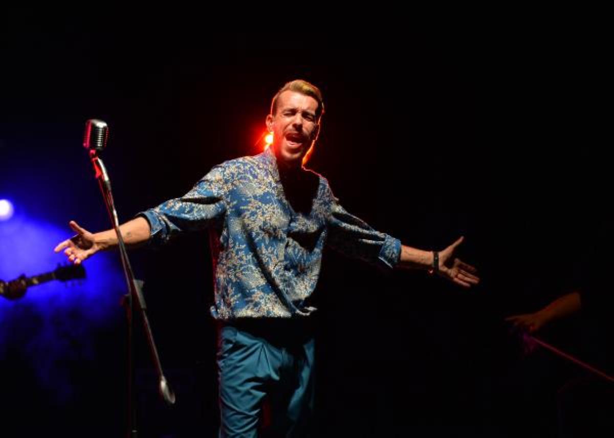 Cem Adrian Bursa'da sahne aldı