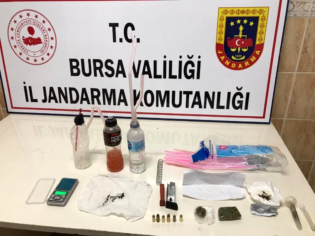 Bursa'da uyuşturucu operasyonu: 4 gözaltı