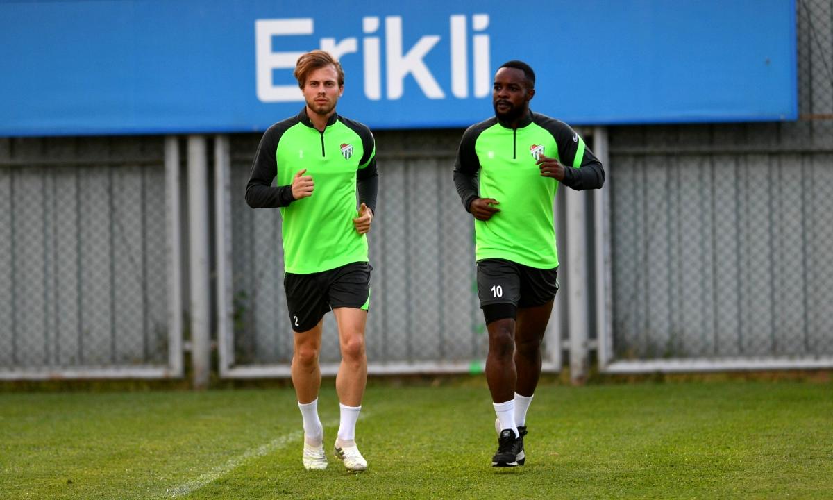 Bursaspor'da İsmail Çokçalış ve Reagy Ofosu takımdan ayrı çalıştı