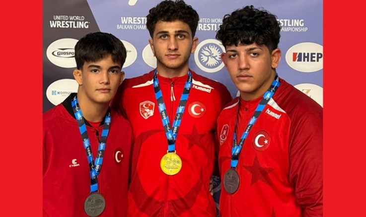 Büyükşehir Belediyesporlu güreşçilerden 3 madalya