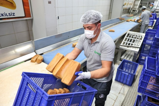 Büyükşehir ile üretici de tüketici de memnun