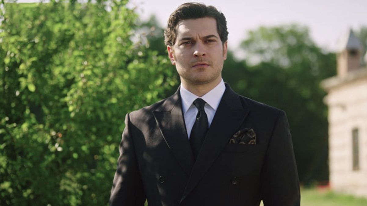 Çağatay Ulusoy'un yeni imajını gören takipçileri tanıyamadı