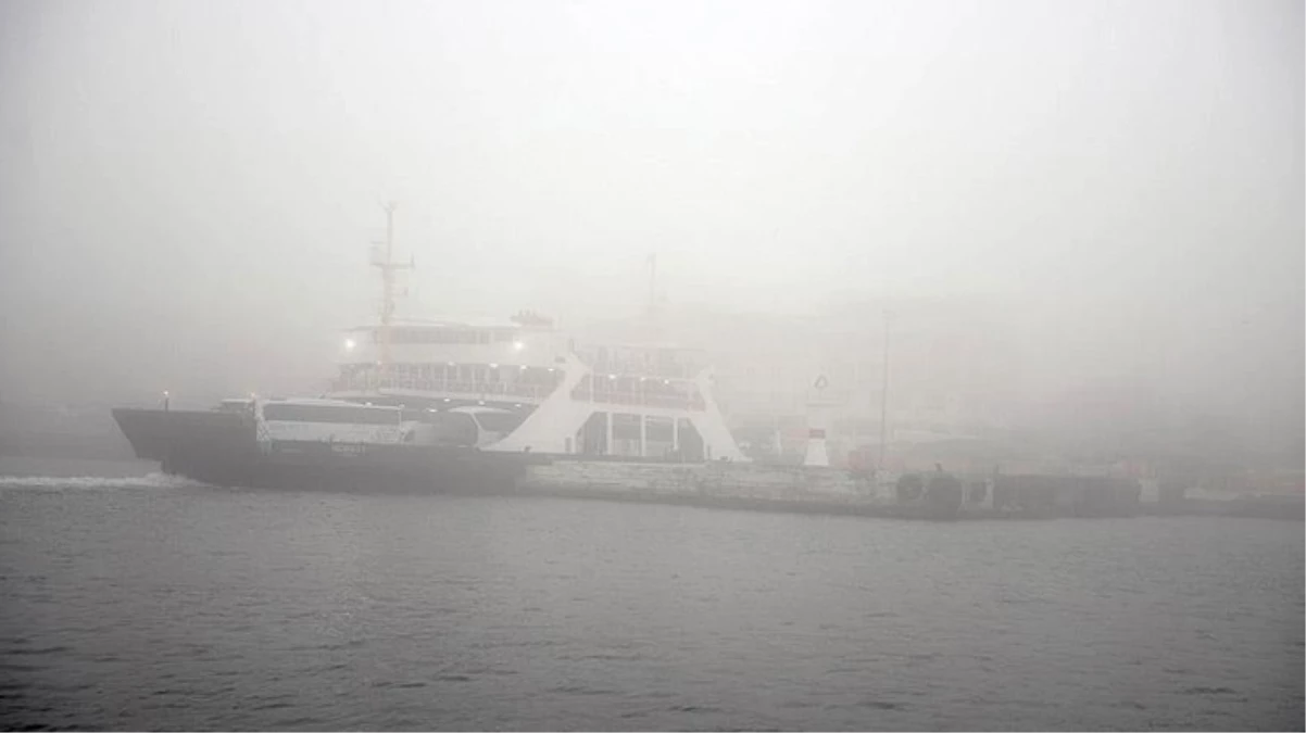 Çanakkale Boğazı yoğun sis nedeniyle transit gemi geçişlerine kapatıldı