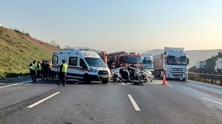 Çekmeköy’de otomobille kamyon çarpıştı: 1 ölü, 1 yaralı