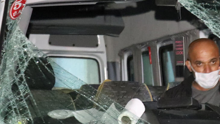 Minibüs devrildi! Çok sayıda yaralı var...