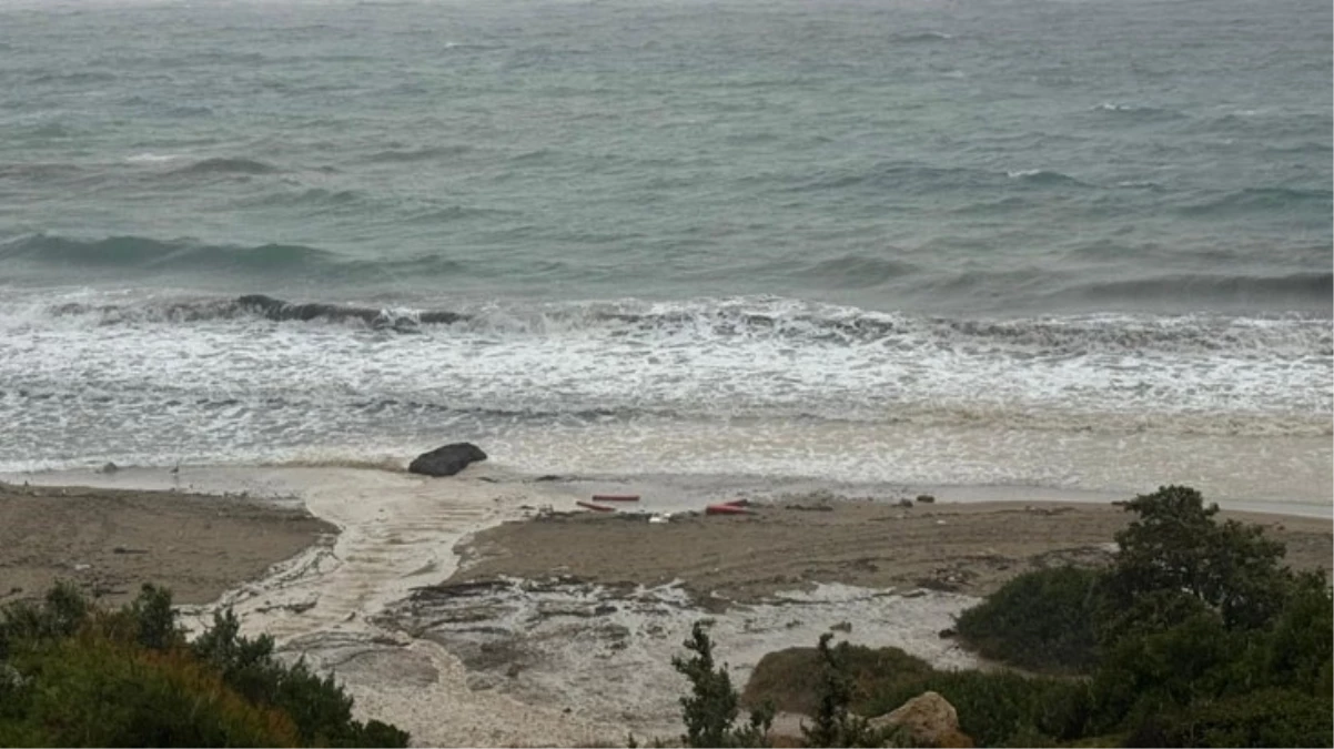 Çeşme'de göçmenleri taşıyan botun devrilmesi sonucu ölü sayısı 5'e yükseldi