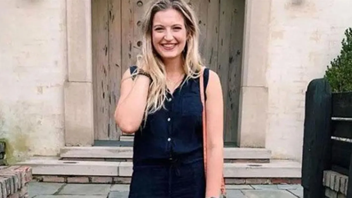 Cezaevine idamı izlemeye giden kadın gazeteci, etek boyu yüzünden içeri alınmadı