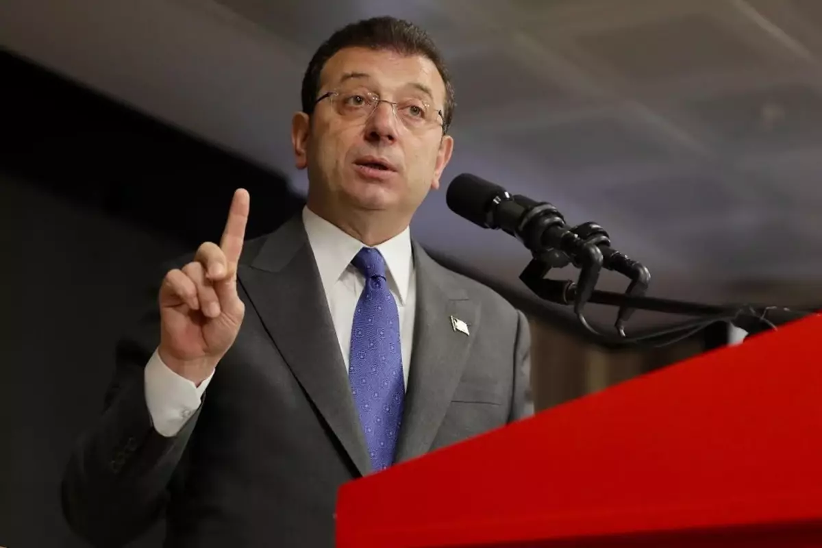 CHP, İmamoğlu'nun Cumhurbaşkanı adayı olmasını oy birliğiyle kararlaştırdı