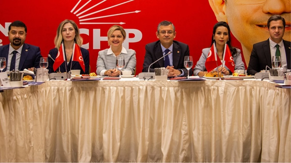 CHP'li Özel: Milletvekili grubunda yüzde 55'e 45 biz öndeyiz, kurultayı kazanacağız