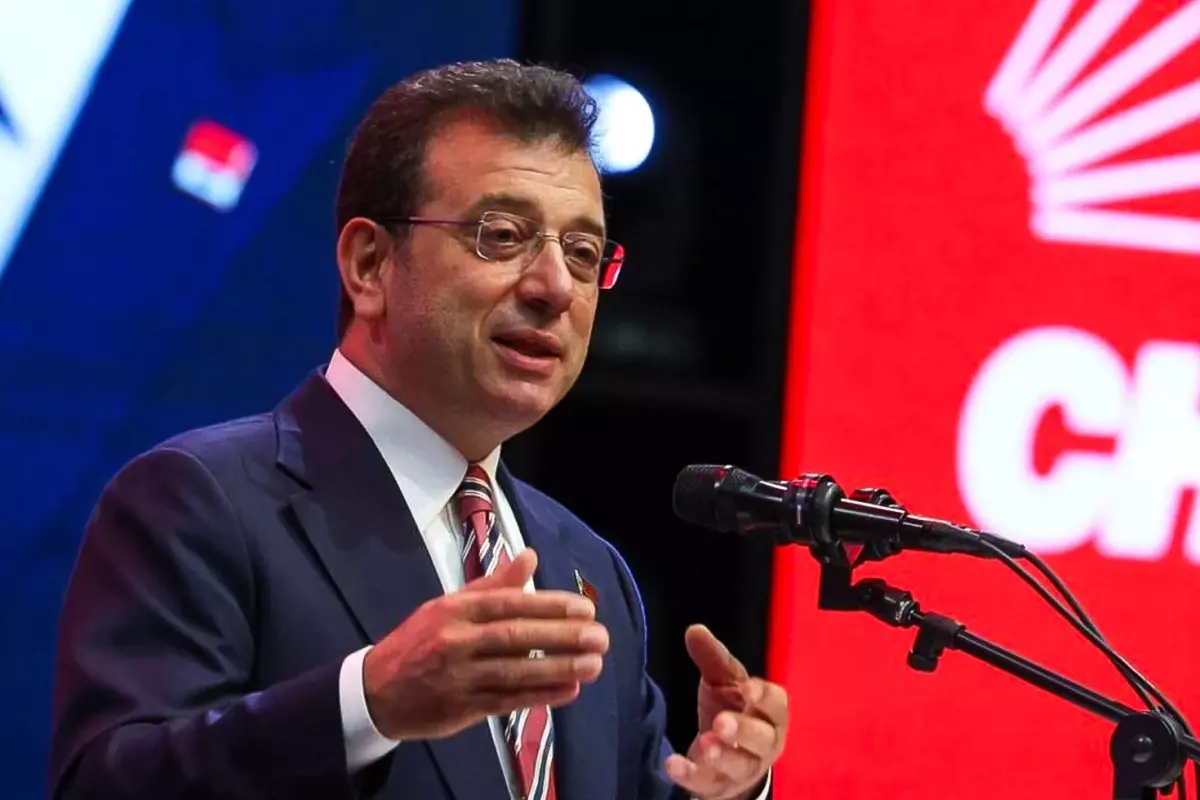 CHP'nin kurultayında cezaevindeki Ekrem İmamoğlu için temsili koltuk ayrıldı