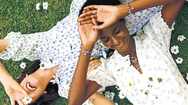 Çiçek gibi koleksiyon