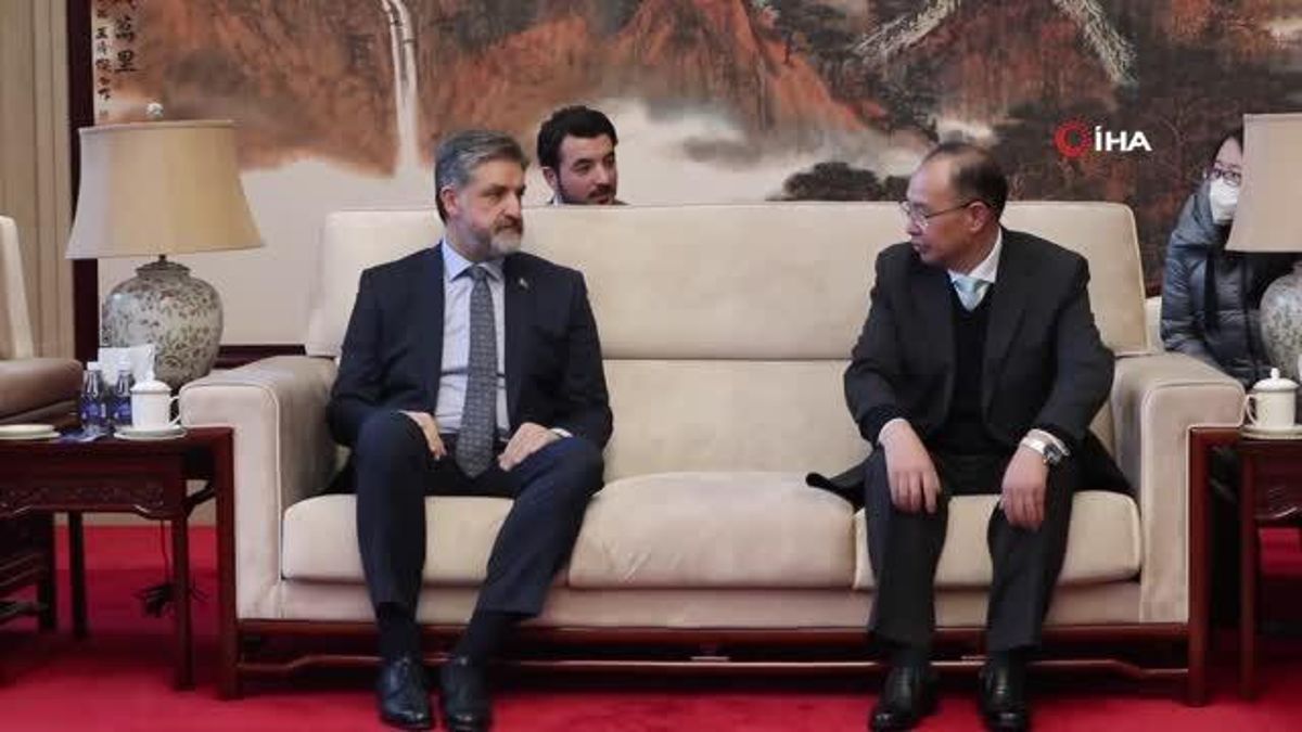 Çin, Türkiye'ye 82 kişilik ekip gönderdi