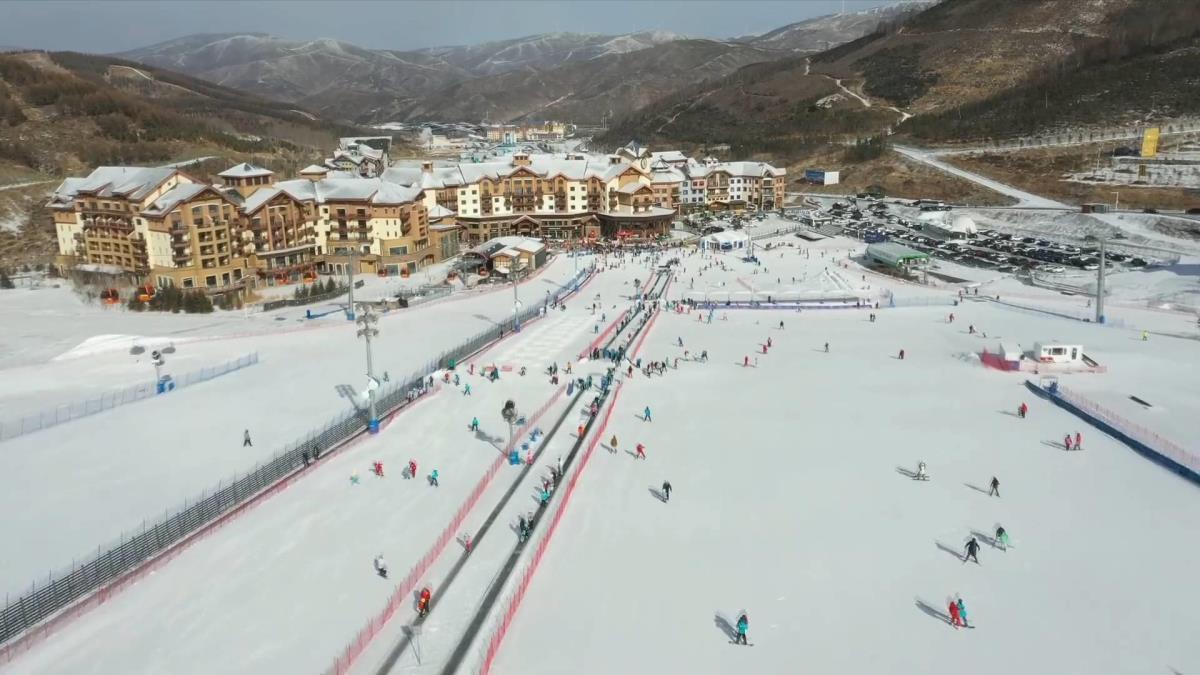 Çin'in Hebei Eyaletinde Buz ve Kar Sporları Bahar Festivali'nde Popüler Hale Geldi