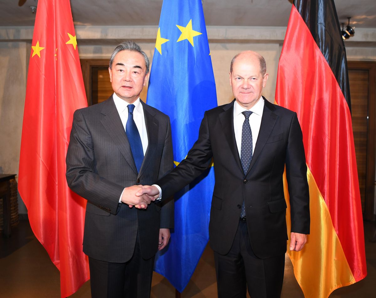Çinli Üst Düzey Yetkili, Almanya Başbakanı Olaf Scholz ile Görüştü