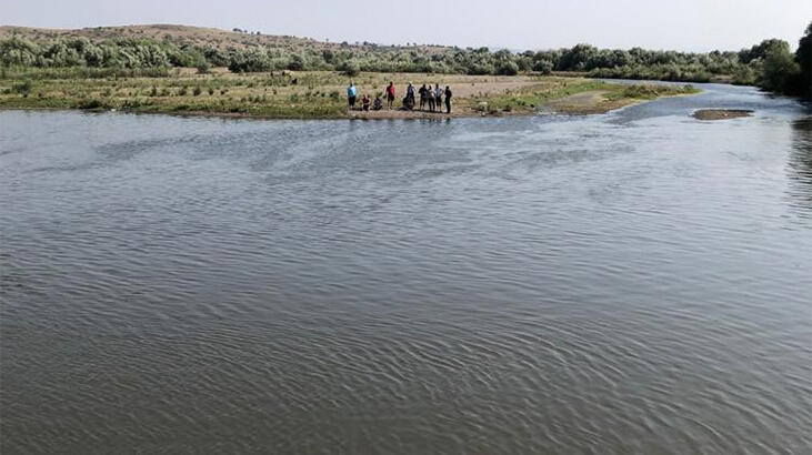 Çocuklarını boğulmaktan kurtaran baba hayatını kaybetti