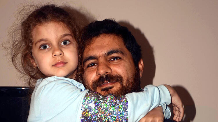 Cumhurbaşkanı Erdoğan ile görüştü, Ukrayna'ya kaçırılan kızına kavuştu