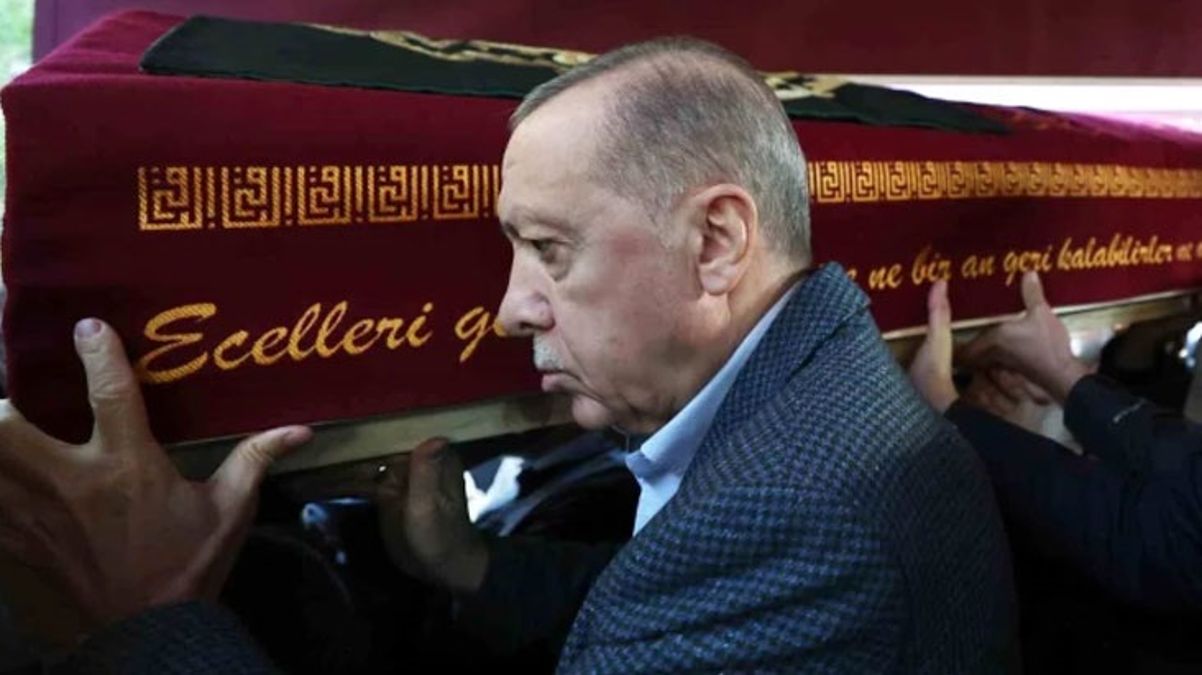 Cumhurbaşkanı Erdoğan, Mehmed Zahid Kotku'nın kızı Hacer Coşan'ın cenaze törenine katıldı