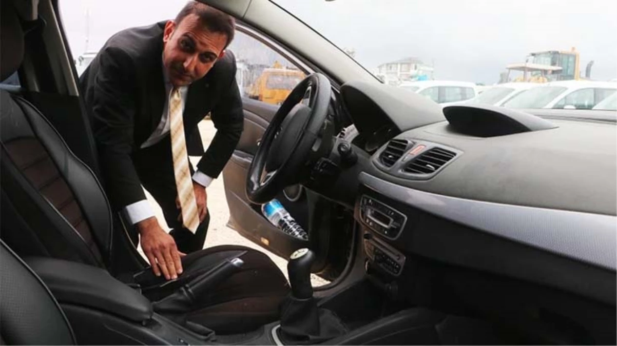 Defne Belediye Başkanı makam araçlarını satışa çıkardı, lüks otomobili iade etti