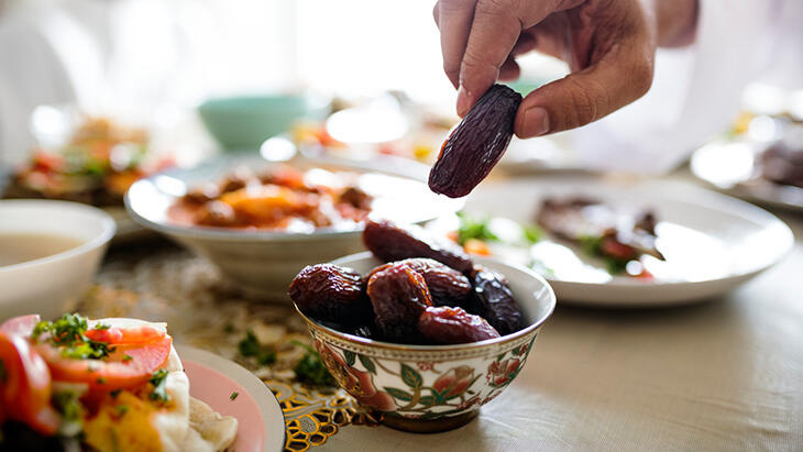 Diyabet hastaları ramazanda oruç tutabilir mi, tutarsa ne olur?