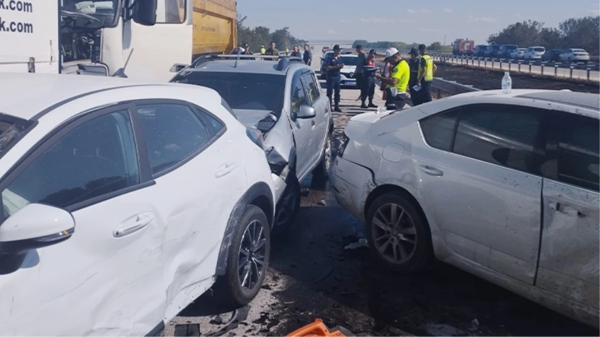 Edirne'de 12 araç birbirine girdi: 2 ölü, 35 yaralı