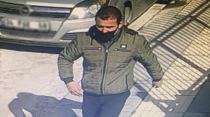 Ev sahibi duştayken içeri girdi! Hayatının şokunu yaşadı...